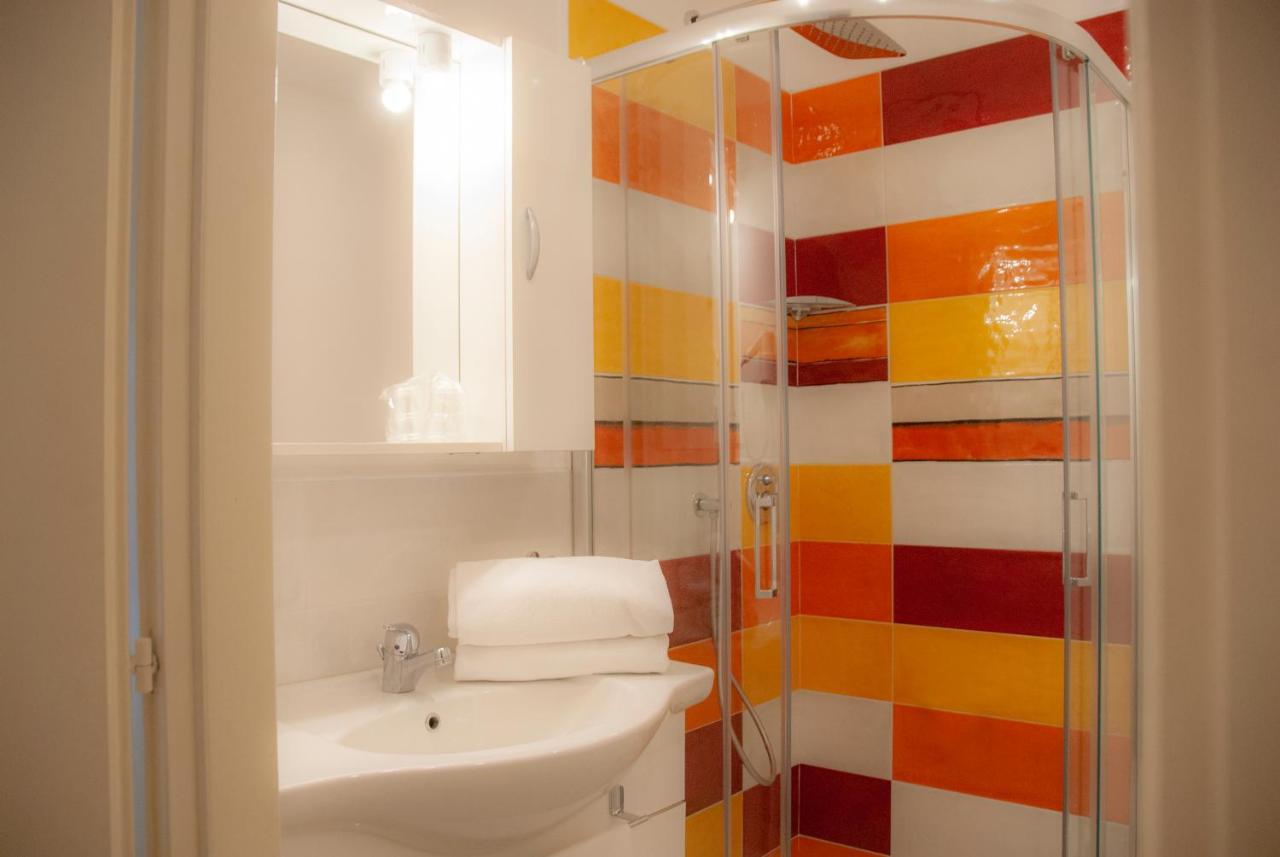 Sorrento Comfort Rooms Con Piscina Exterior photo